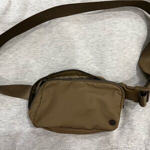 Lululemon Everywhere Belt Bag